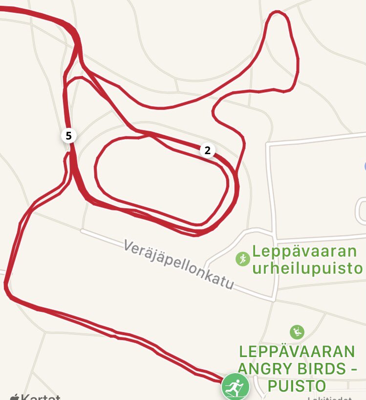 Kausi avattu! ⛷☀️
Ajatuksena oli hiihtää kympin lenkki. Normaalisti 9,7 km olisi riittänyt mutta tänään piti vartavasten kiertää vielä jonninjoutava 400 metriä tavoitteen saavuttamiseksi.
Ketä kiinnostaa, onko minun kymppini 9,7 vai 10,1 km?🤔
#suunnilleen #perfektionisti