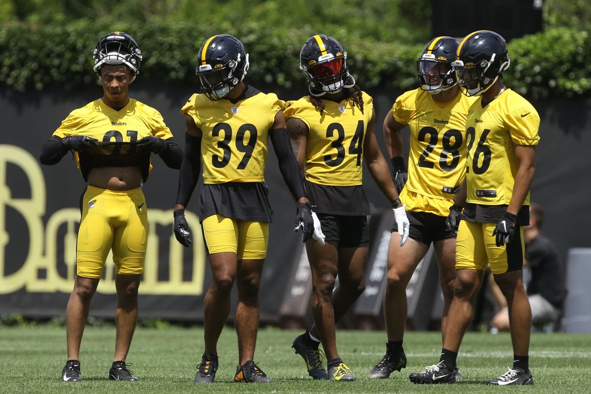 AMGPC_Pitt's tweet image. The secondary getting in some extra work during the bye week. 

#AMGPCSeason2