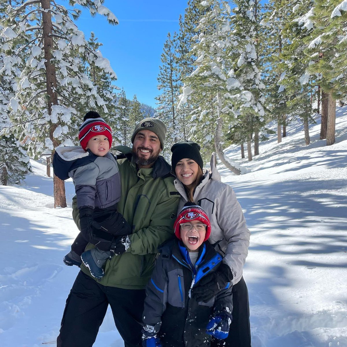 a1r1c's tweet photo. Some snow play on Sunday before Treys first win. #NinerGang #Tahoe #calikids https://t.co/QHQ8V0lnzz