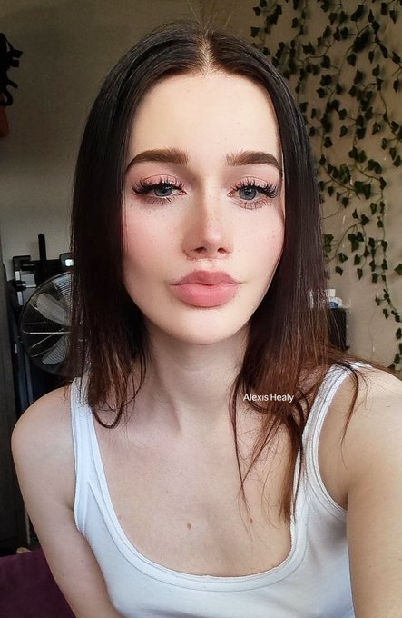 she’s cute https://t.co/lrJDNTOWQn