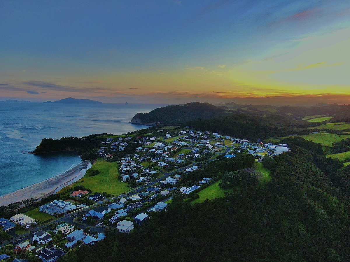 jonnylpool's tweet image. Sunrise at Langs beach #langsbeach #northland
