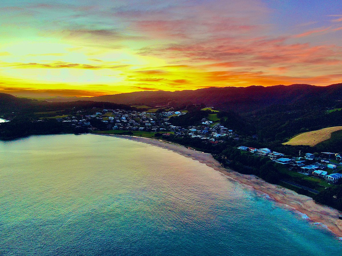 jonnylpool's tweet image. Sunrise at Langs beach #langsbeach #northland