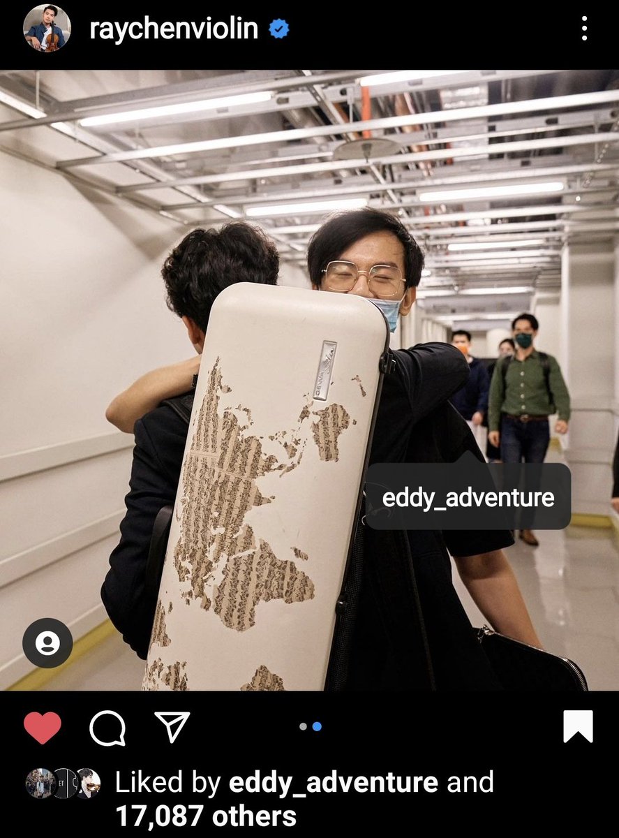 cherikomi's tweet photo. Can we talk about how Brett didn't like Ray's pics from his own account 😂 https://t.co/2vKQ3KtF62