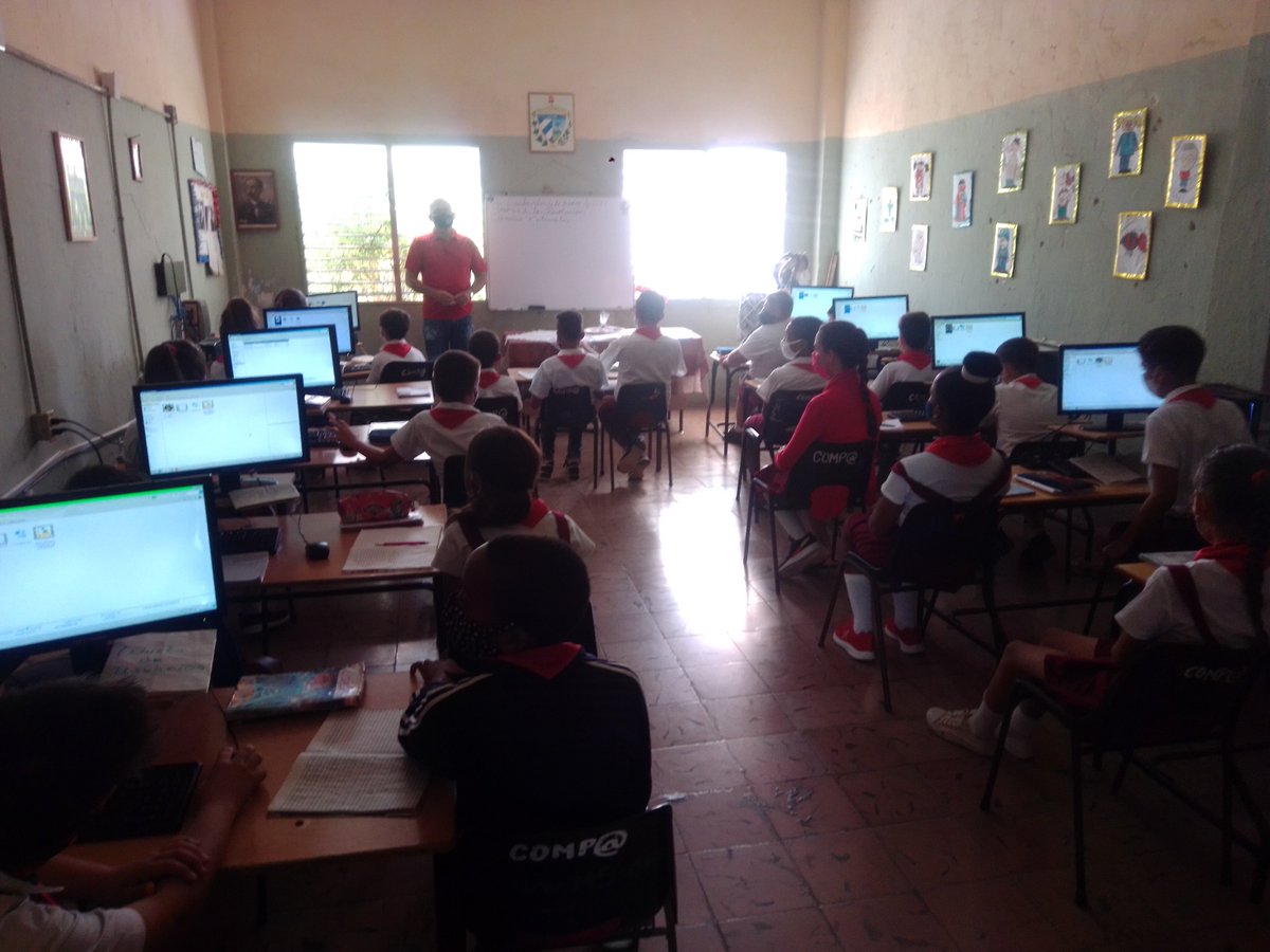 LienMons's tweet photo. Escuelas primarias en #VillaClara, Caibarién, semi ternado Ramón Ríos exhiben el trabajo educativo desde aulas especializadas para la enseñanza de la historia y el laboratorio de computación.@elsa_ena @CubaMined @AlbertoLpzDiaz @yudi_mercedes https://t.co/xDD414O9jZ