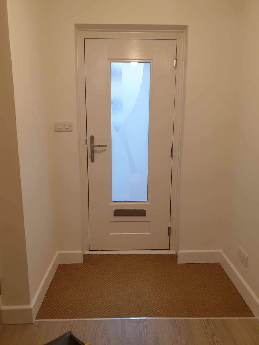 AdvancedExtPlas's tweet image. We fitted today a stunning @rockdoorltd &amp;amp; @EnduranceDoors combination in @BWalthamTT we absolutely love the sapphire blue colour on the front door &amp;amp; the flush grain on the side door.