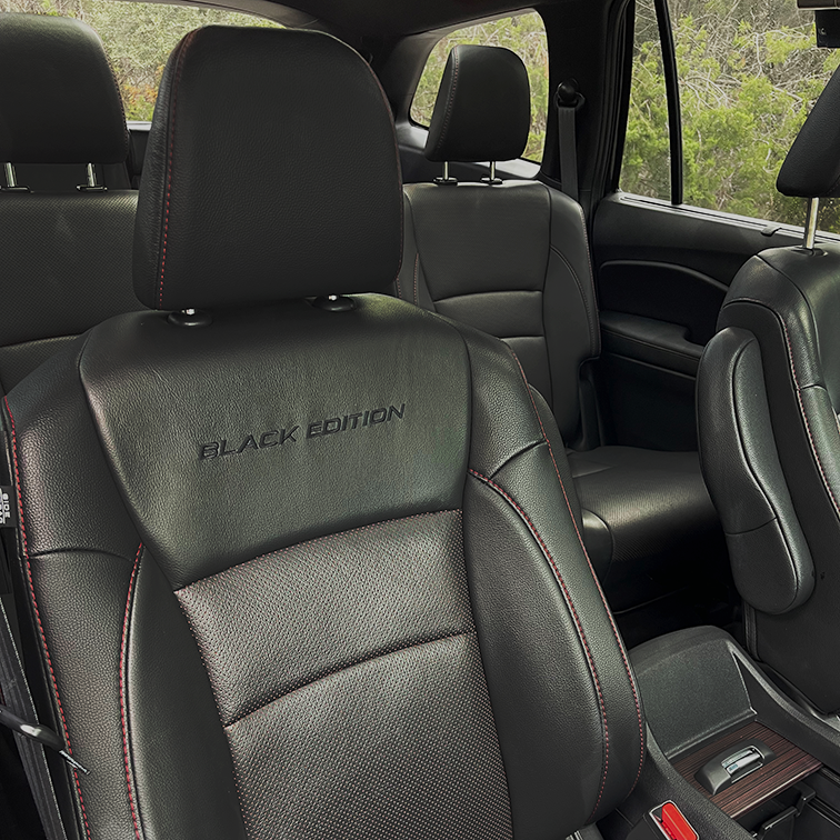 Be the envy of rush hour in this black edition Honda Passport. Shop this pick today —ow.ly/kcYW50HoV5z