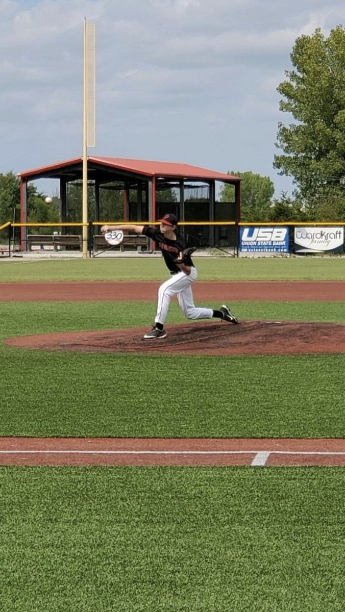 CadenGray24's tweet photo. I am excited to announce my commitment to Ottawa University to further my academic and baseball career. I would like to thank my friends, family, coaches, and teammates who have helped me along the way. @Ottawa_Baseball @GGrinder33 @OEHawksBaseball @coachiles @precisionballkc https://t.co/J17PNhNBLe