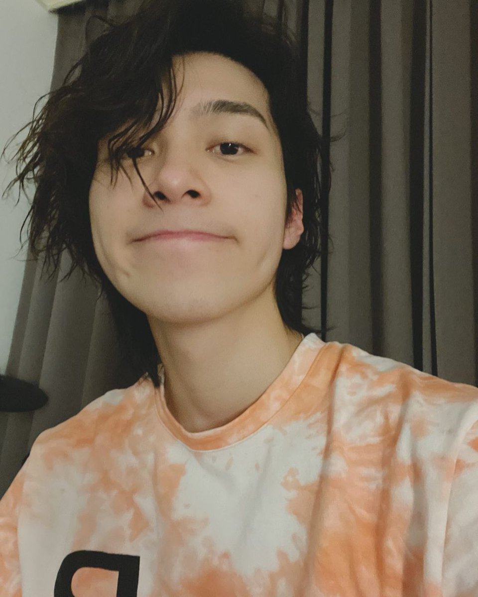 hendythinks's tweet image. bro 🙁🙁🖤