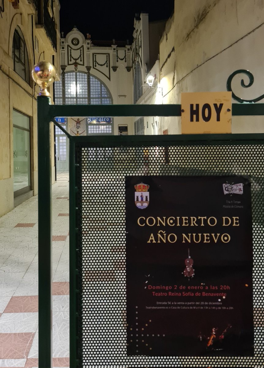 TrioATempo's tweet photo. Como reflejan en la nota de prensa, el público aplaudió con la Marcha Radetzky, pidió dos bises y nos despidió en pie.

La música tiene tanto peso en nuestras vidas por las cosas tan bonitas que nos hacéis sentir 😊

🎼 Muchas gracias por apostar y disfrutar así de la música 🎻 https://t.co/iDZZtesZaA