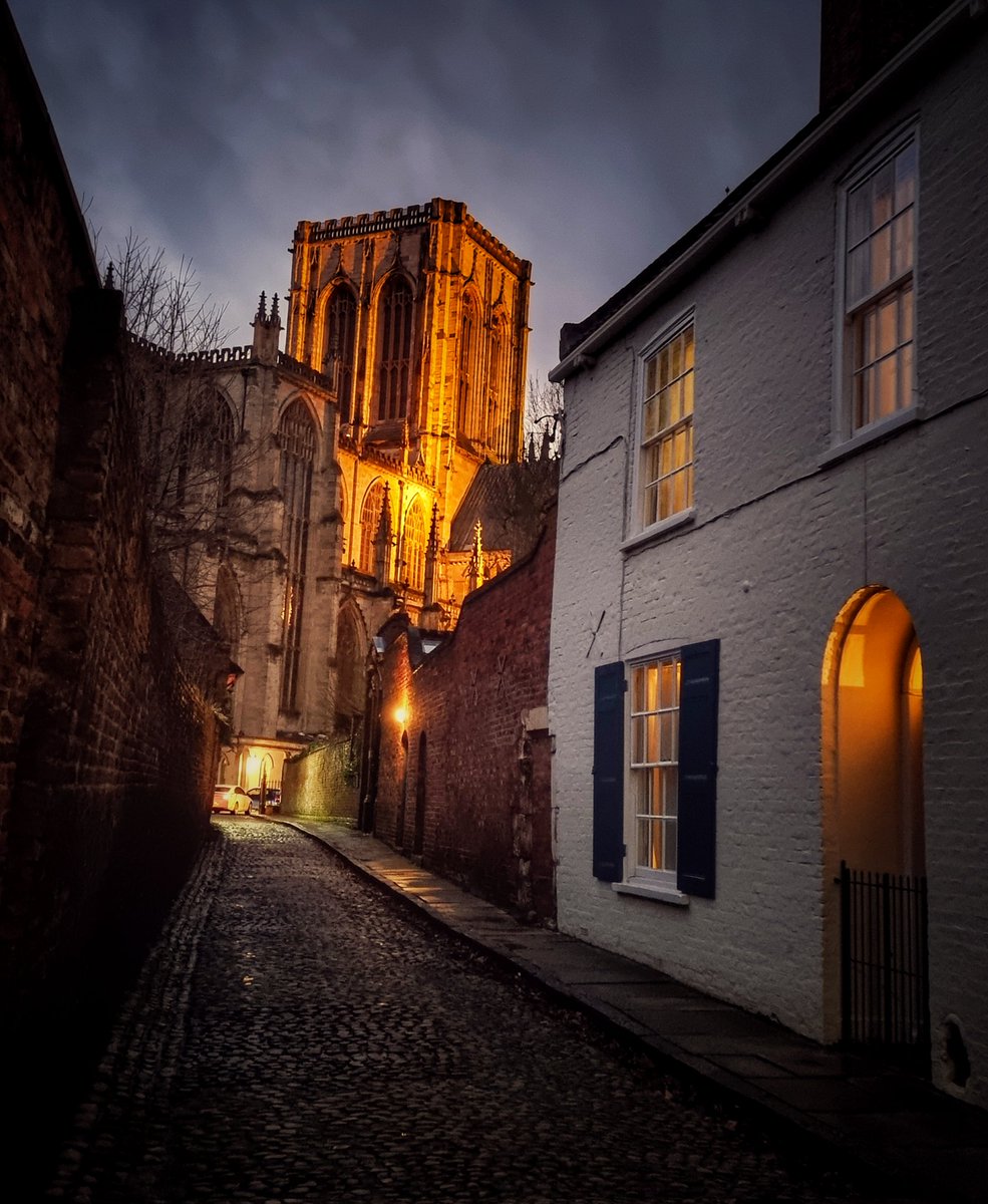 No21York's tweet photo. Lovely late afternoon walk home  from Monkbar after a meeting today.  Love York

#York https://t.co/4G2EilCSwl