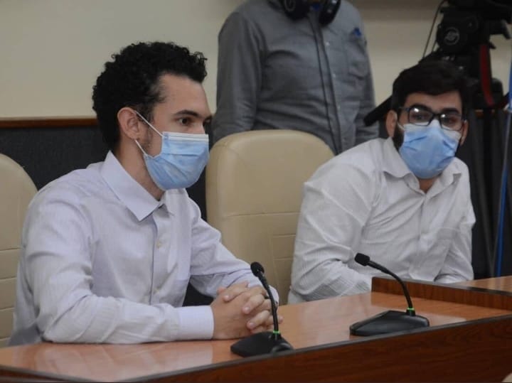 NesticoRodrigu1's tweet photo. Estos son los muchachos, líderes en el proyecto del ventilador pulmonar cubano #Combiovent ❤️... La juventud cubana haciendo revolución y apostando por la vida...Mi respeto y admiración hacia ellos. #DeZurdaTeam #Cuba #CubaViveyVence https://t.co/v6eabKj3Co