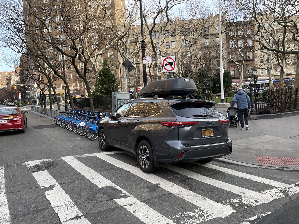 gthomas1413's tweet photo. Car owners taking the new abingdon sq wv citibike station well @TheWarOnCars https://t.co/zvMsz9LsS0