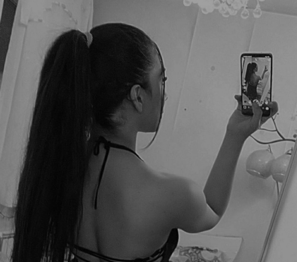 ققنوس tweet media