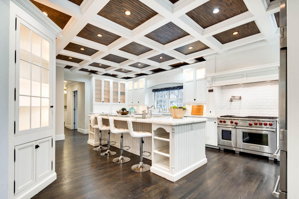 LIVSIR's tweet photo. Taking the time to cook a nutritious meal is made even better in a stunning kitchen setting. 2450 E Alameda Avenue, Unit #11, is listed by Blake O'Shaughnessy

#HealthyLiving #ColoradoRealEstate #SothebysRealty #HomeDesign #theLifeYouLove https://t.co/Ogay7paltM