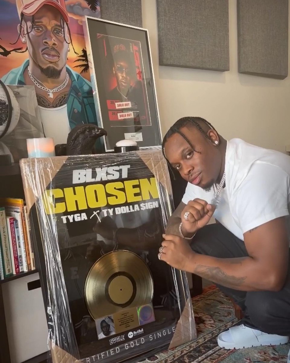 mikehamofficial's tweet photo. Crazy 🏆🙏🏾🦅🍾🎨 #mikehamarts https://t.co/UHpsMmxsRn