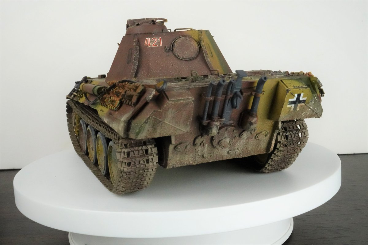 Still working on a few details (tools, exhausts etc) but Really happy with how things have come alont in the last few days. I like the mud on the hull, but hate it on the wheels.