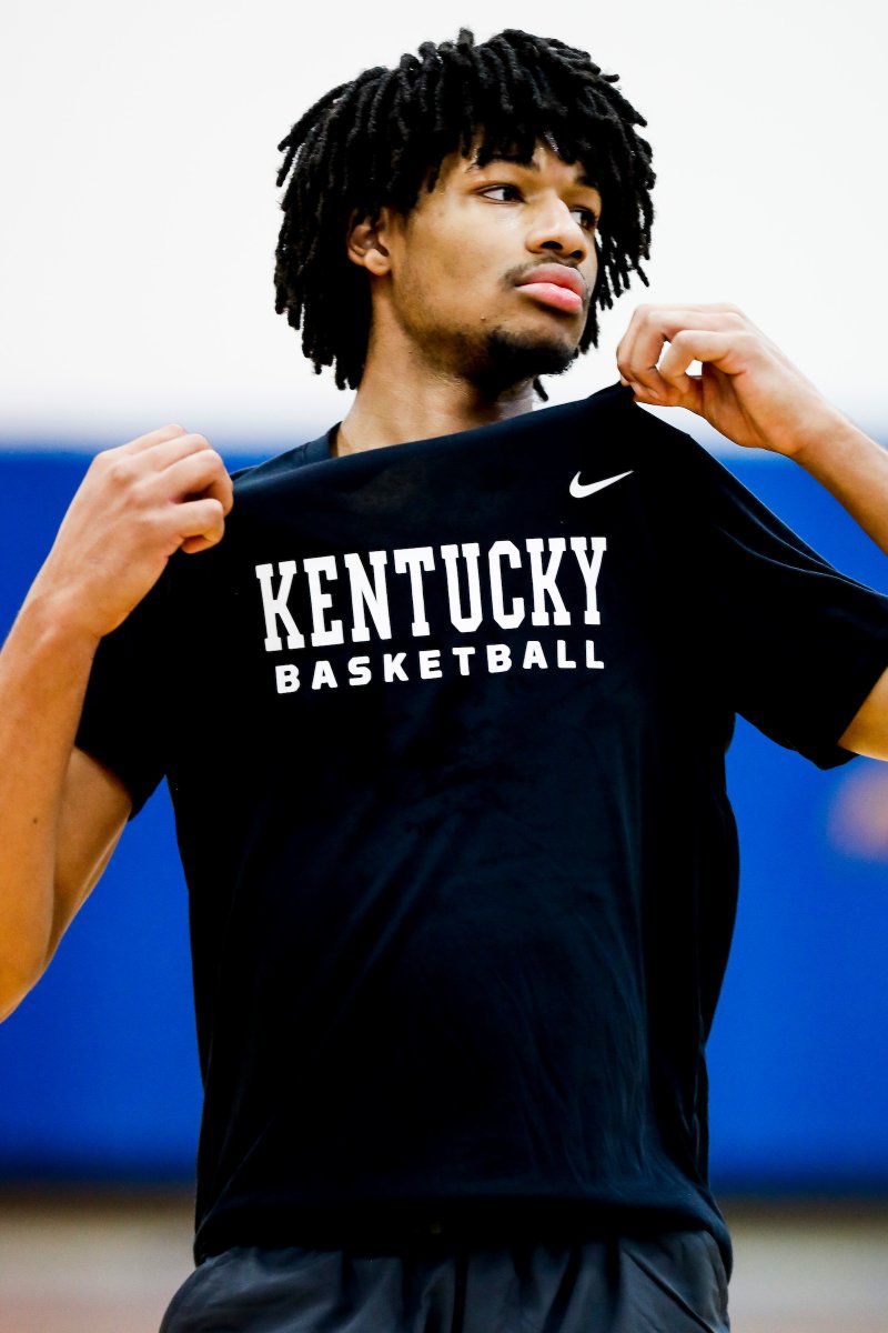KentuckyMBB's tweet photo. RT to welcome @ShaedonSharpe to Lexington 💙 https://t.co/IsvysELFvb