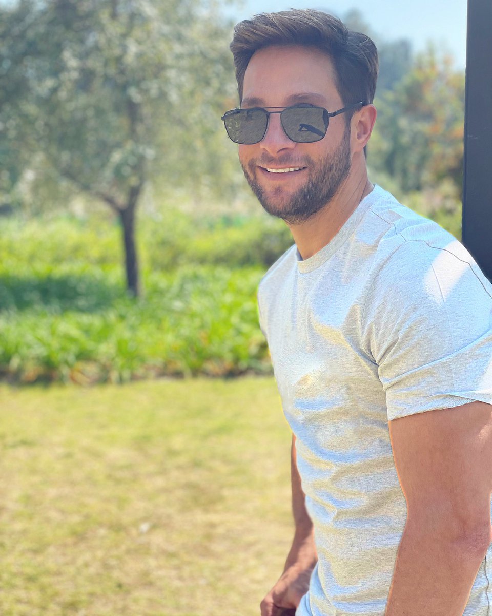 pacodemaria's tweet image. 🕶 🌳 

#SunIsShining #Chilling #SmileNowCryLater #CasualOutfit #VisitMexico #MenStyle