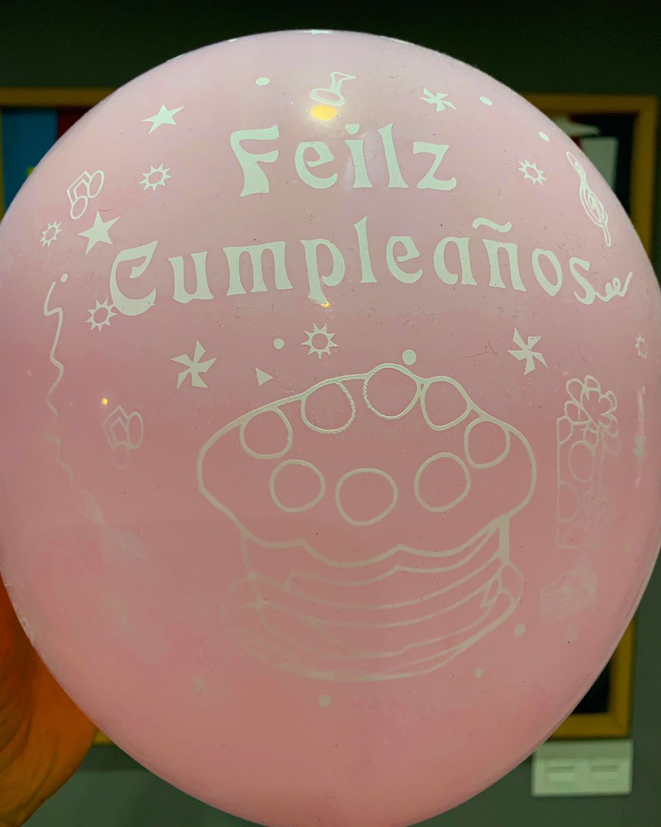 Cuando compras los globos en un bazar chino... 2022 promete. #VivalaDislexia #dislexia #FeilzCumpleaños #CumpleañosFeilz