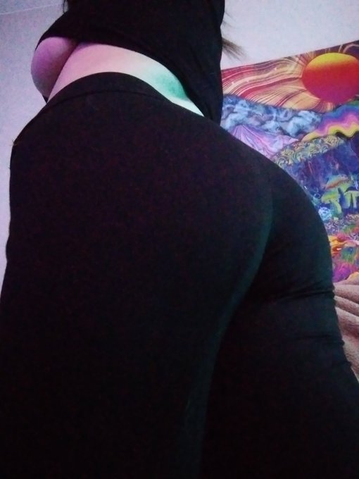 My hips are sharp https://t.co/5lwo3Ljlzh