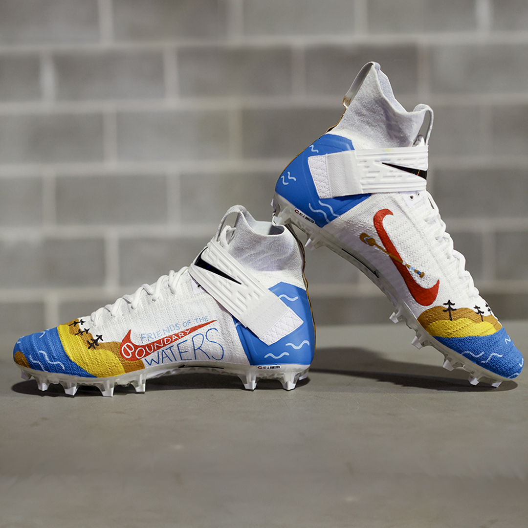 Bidding is underway on #BWCA inspired #MyCauseMyCleats.

Thank you to #Bears' <a href="/JHorsted/">Jesper Horsted</a> for donating these to stunning sneakers to support <a href="/FriendsBWCAW/">Friends of the BWCAW</a>!

Updated Link for bidding:
one.bidpal.net/BWCAcleats/bro…
