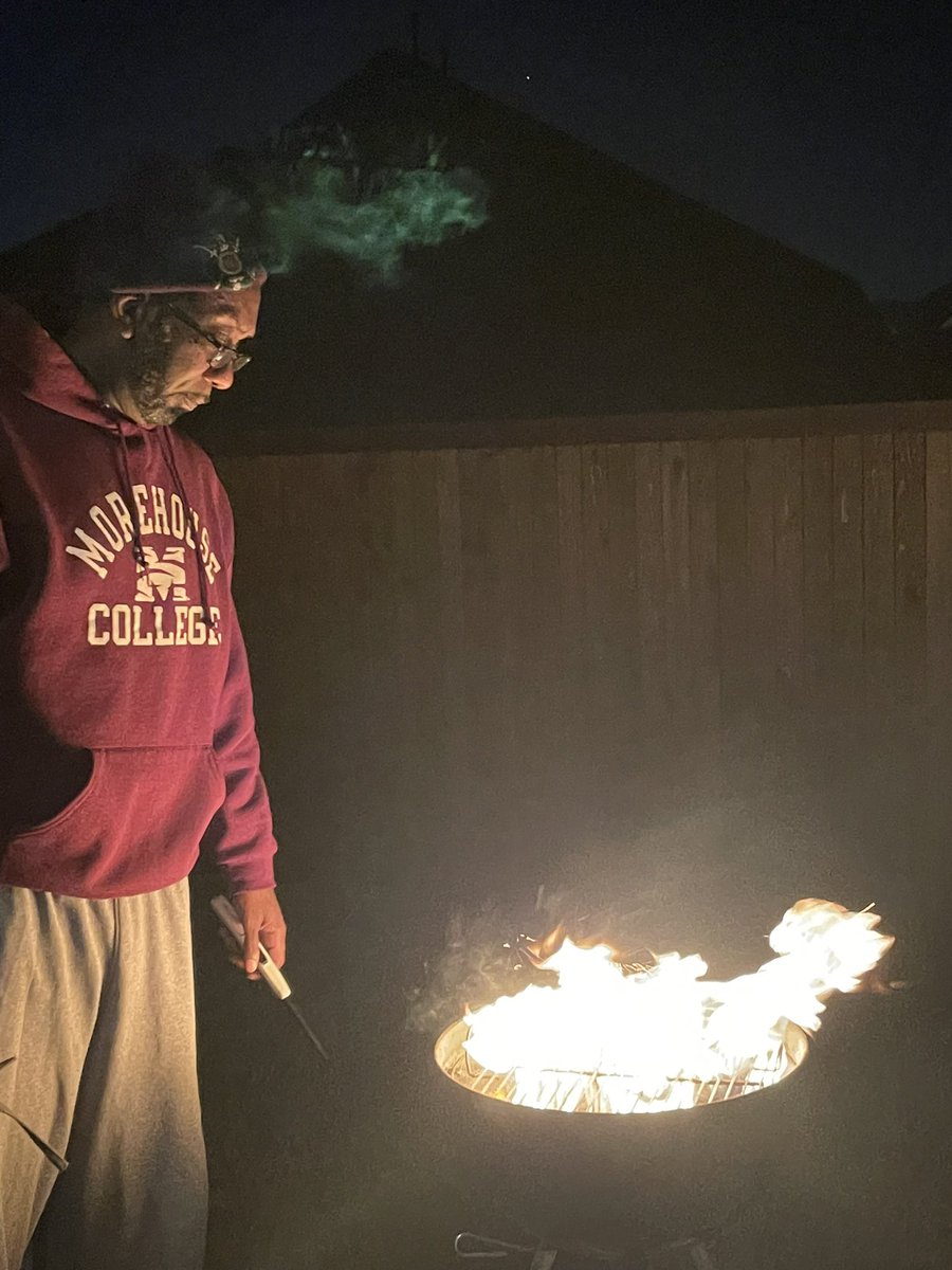 RodDelph's tweet photo. Wifey wanted some grilled salmon, it’s 32 degrees here in Dallas. But I’m from Denver so a little cold can’t stop me from firing up the grill! #denvernative #parkhill #nowthatsafire https://t.co/19j0y10SDk