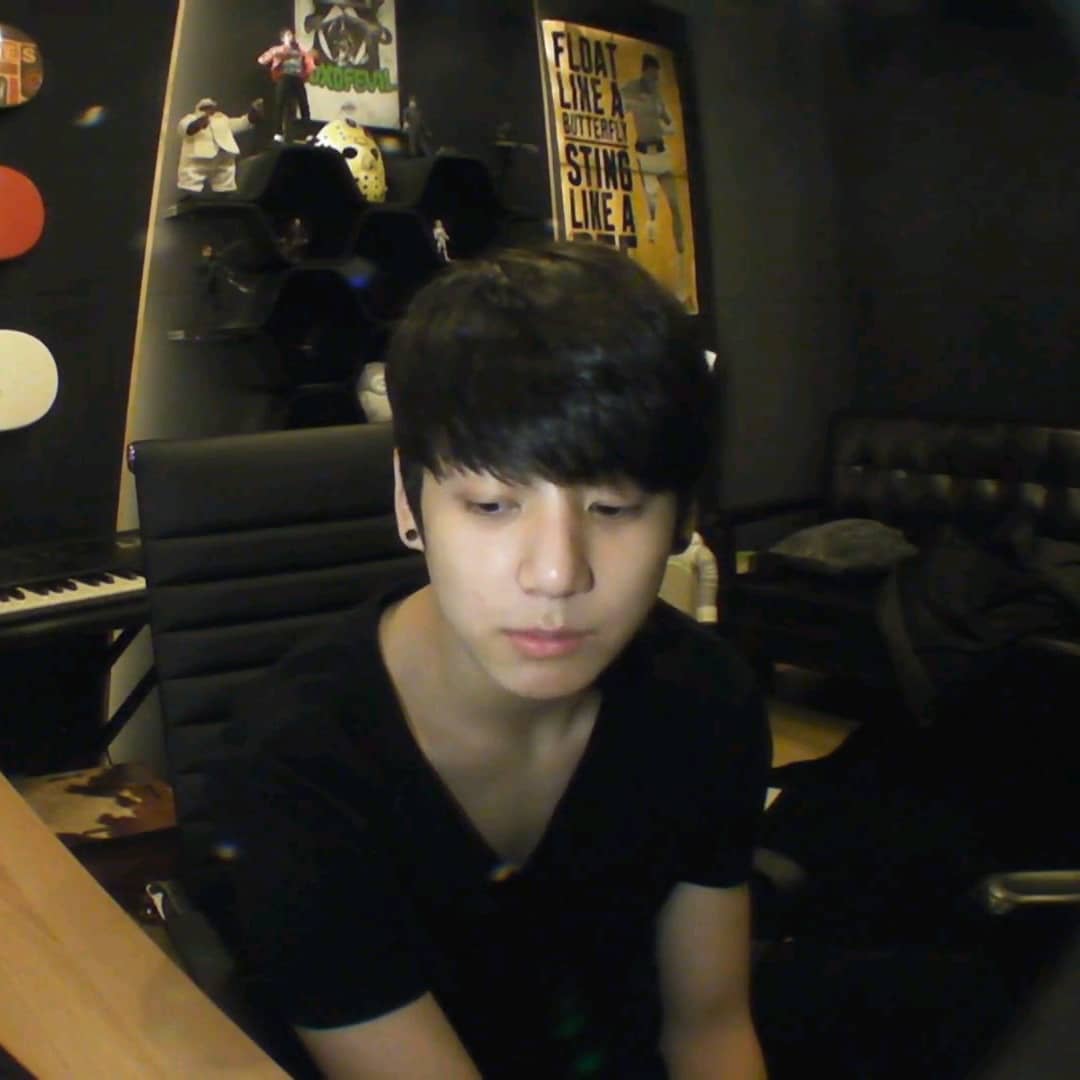 itzshaeynnie's tweet photo. 130425 JUNGKOOK LOG
#BTS #BTSLOG #JK #JUNGKOOK #KOOKIE #KOO https://t.co/abJNczKXoq