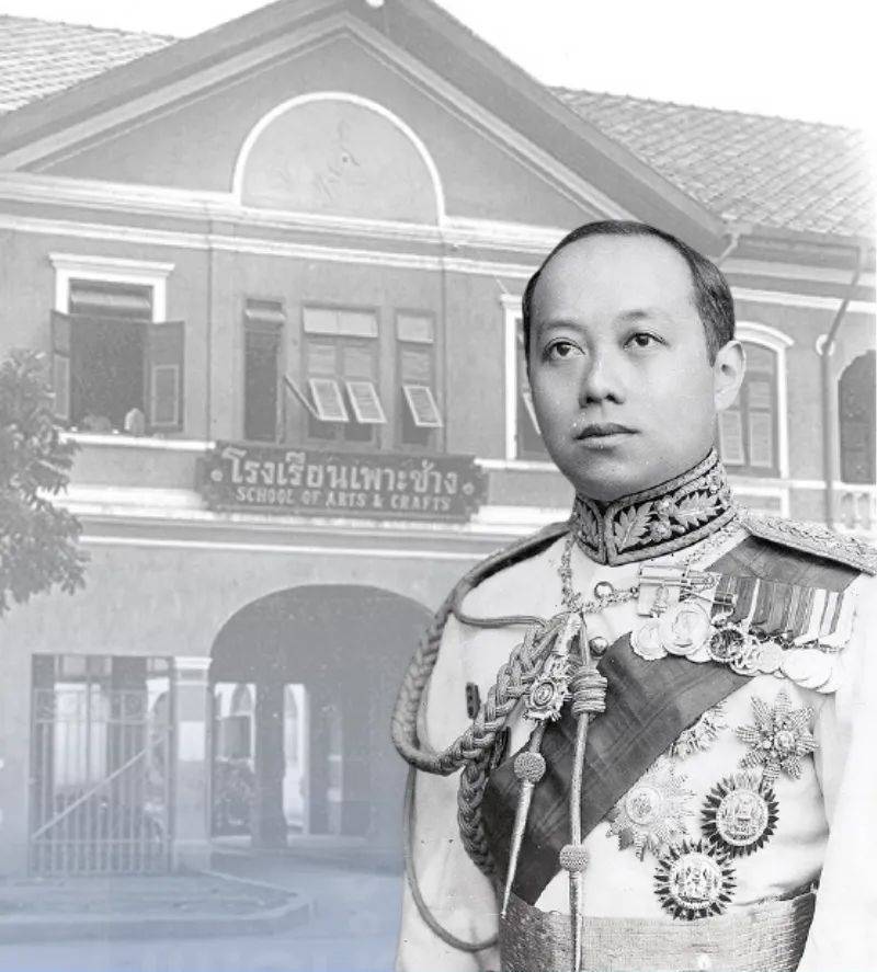 Kitsanahongsuwa's tweet image. #วันนี้ในอดีต
7 มกราคม พ.ศ. 2456
พระบาทสมเด็จพระมงกุฎเกล้าเจ้าอยู่หัวได้เสด็จพระราชดำเนินทรงเปิดโรงเรียนอย่างเป็นทางการ พร้อมพระราชทานนามว่า ‘โรงเรียนเพาะช่าง’