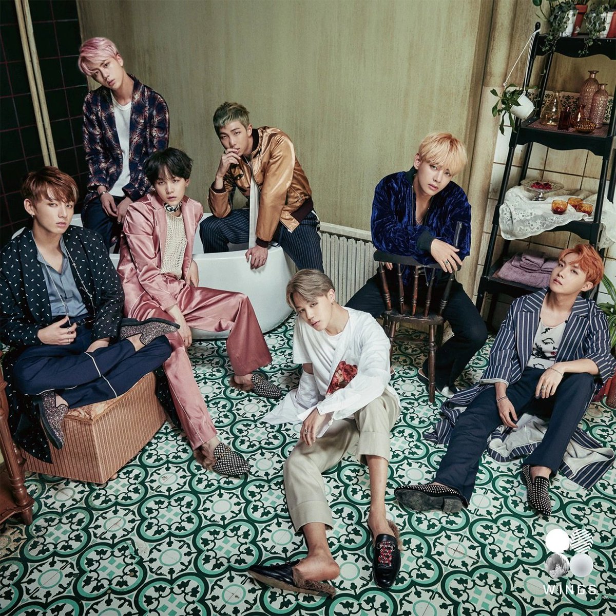 BTSsuporte7's tweet photo. [🗣️] AVISA QUE SÃO ELES!!!

@BTS_twt agora lidera a parada de álbuns de fim de ano do Gaon por 6 anos consecutivos (todos os anos desde 2016):

2016: WINGS
2017: LY: 'Her'
2018: LY: 'Answer'
2019: MAP OF THE SOUL: PERSONA
2020: MAP OF THE SOUL: 7
2021: Butter (CD) *NEW* https://t.co/0vXsbhJHt4