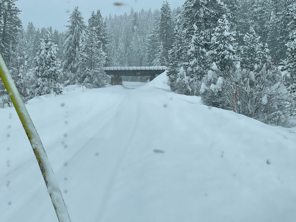 wsdot's tweet photo. Evening update: Snoqualmie, Stevens, White &amp; Blewett passes remain closed. Because of the conditions and amount of work needed to safely re-open, our passes will likely remain closed until Sunday. (1/7) https://t.co/vfpWRV41eh