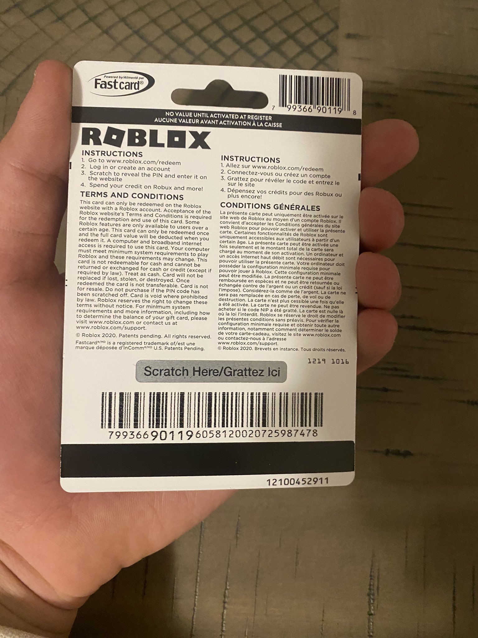 Roblox Gift Card - 1200 Robux Or 15 $ Credit [Gift Card Code Only] :  : Bags, Wallets and Luggage