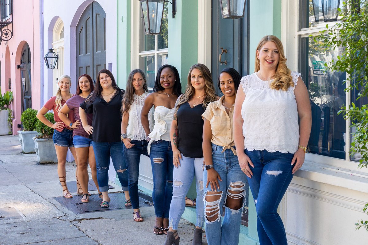D1NOnly_44's tweet photo. When your squad represents beauty, success, kindness, love, faith, loyalty, and genuine friends! #Blessed #Charleston https://t.co/VyUgnrOels