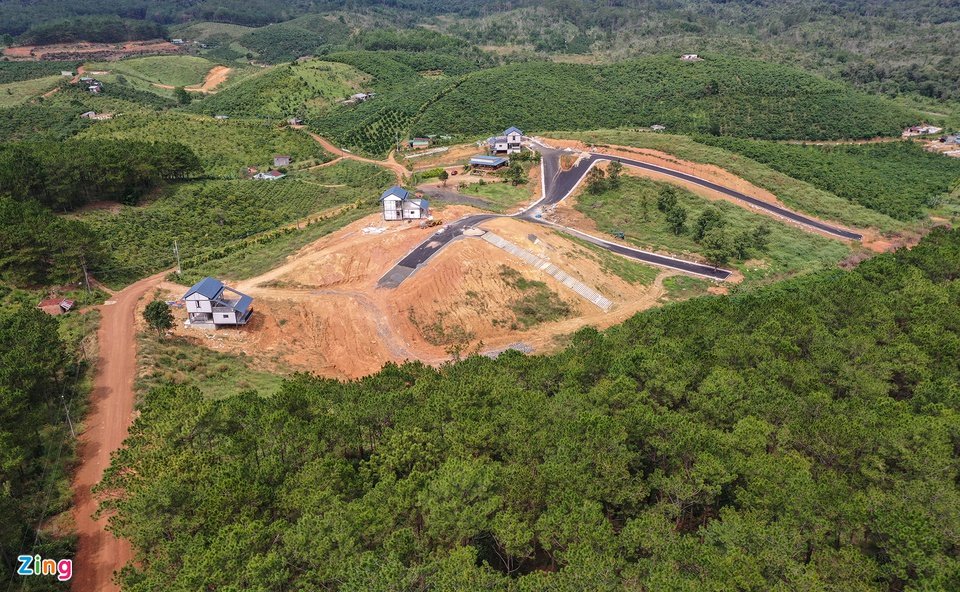 Beau_Frith's tweet photo. Real estate project in the middle of the forest in Bao Lam was investigated for violations
Two projects The Tropicana Garden 1 and 2 in the area of B'la commune (Bao Lam district), are advertised https://t.co/H3tu2mGEYY