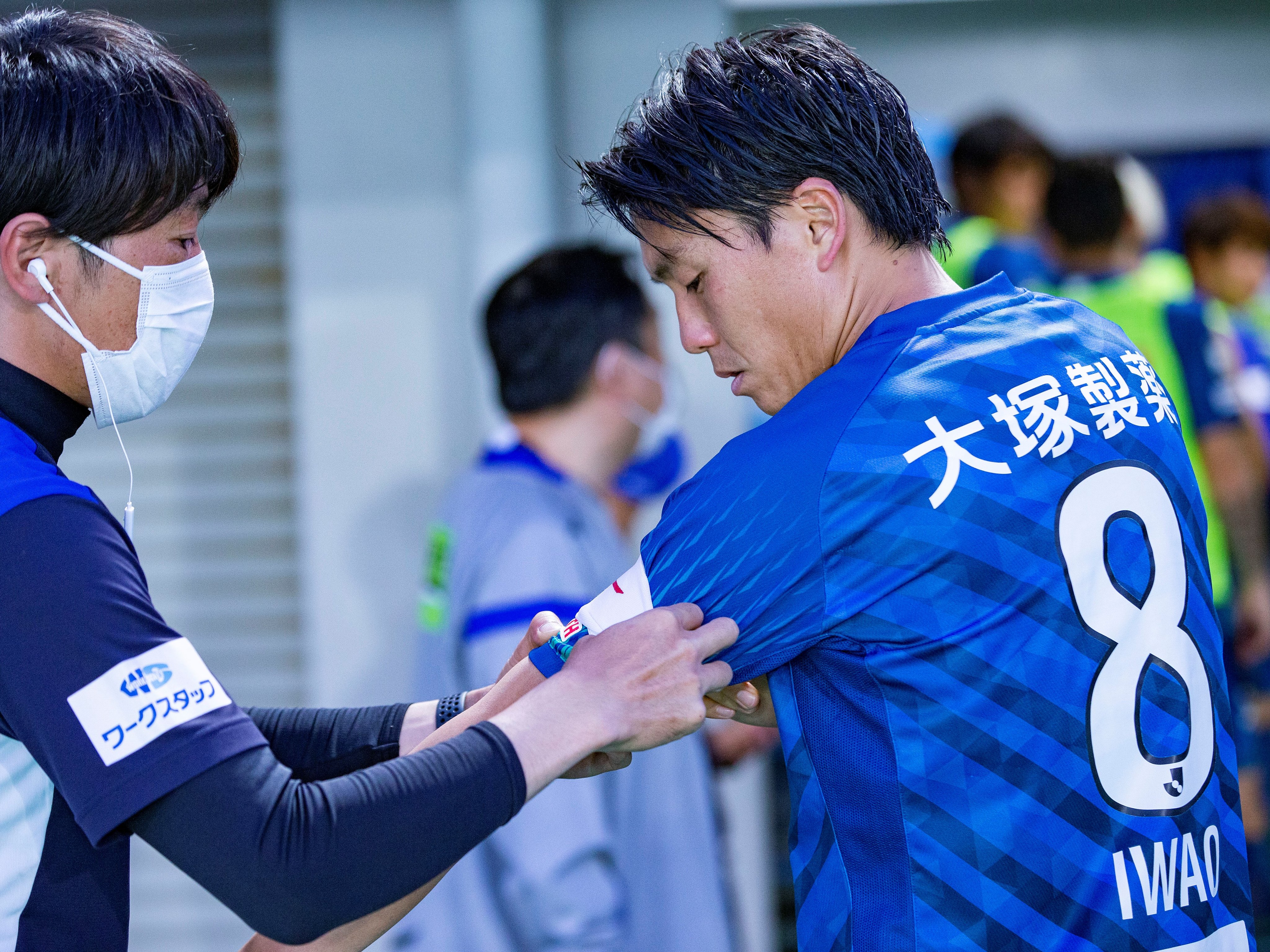 徳島ヴォルティス 公式 10 8 長崎戦 A 移籍情報 岩尾憲 選手の浦和レッズへの期限付き移籍が決定しました 6年間良い時も悪い時も応援し続けてくれたファン サポーターの皆様 皆様と出会えて 僕は本当に幸せです 詳細はこちら T