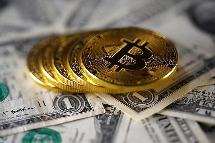tw4018's tweet photo. Wall Street Bank: 'Bitcoin Price Will Reach $100,000 By Displacing Gold'
Experts believe that money flow will shift from gold to Bitcoin. That could help the Bitcoin price double to more than $100,000 per coin within the next five years. https://t.co/ioTiRn6RrO