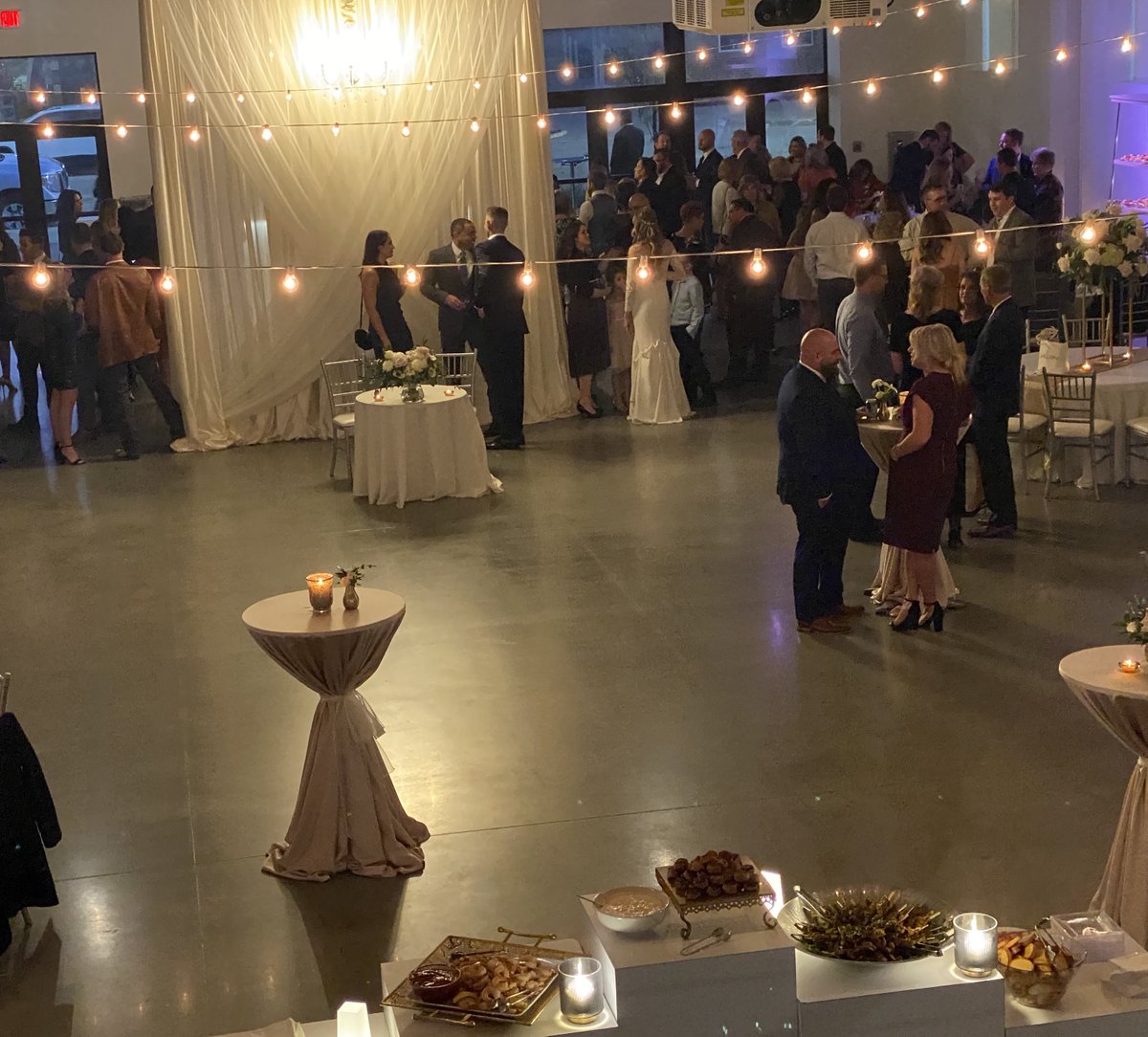 curatedsm's tweet photo. We had a ton of fun hosting some events to end 2021. Our client's feedback was off the charts! Trust a family-run local business to make your next event the best!! Catering and Bar by @tastetogo -- #DesMoines #Events #EastVillage #ExpertlyCurated #Party https://t.co/EEmbzOhYi8