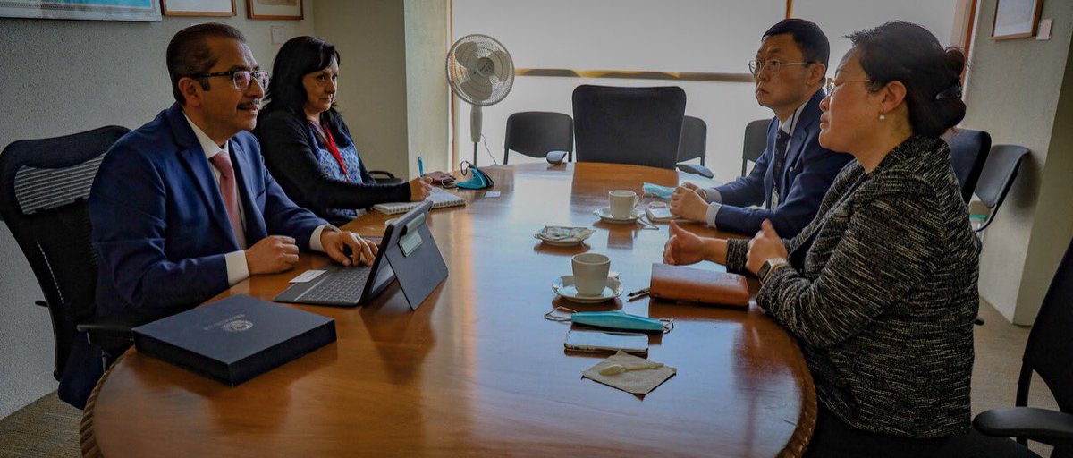 jcsanchezamaya's tweet photo. El día de hoy conversé con la Encargada de Negocios, la Ministra Wang Huijun y con el Consejero Wang Zhigang, ambos funcionarios de la Embajada de la República Popular China en México, para mejorar la cooperación en temas de seguridad entre las autoridades de ambos países. https://t.co/xH5Va0AUrd