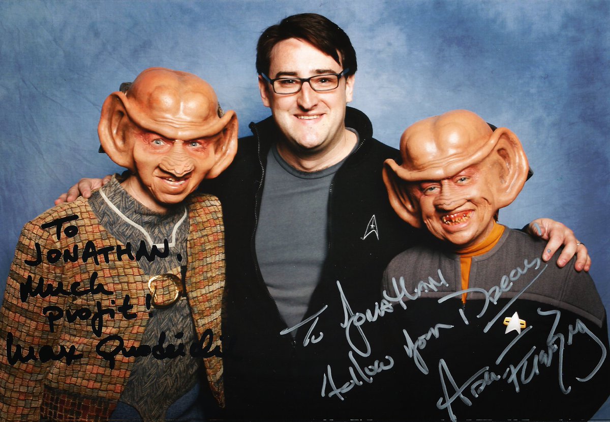 LondonTrekkie's tweet photo. Remembering @AronEisenberg on his birthday - I only met him once but remember his warm spirit and how he was so generous of his time with fans.

#RIPAronEisenberg #startrek #StarTrekDS9 https://t.co/yns5zBjB0h