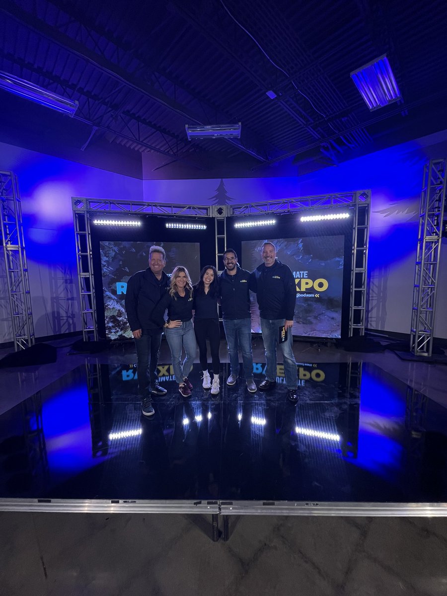 CampingWorld's tweet image. It's almost SHOWTIME 💥 Are you joining us for 𝐃𝐚𝐲 𝟐 of the 𝐔𝐋𝐓𝐈𝐌𝐀𝐓𝐄 #RVexpo?