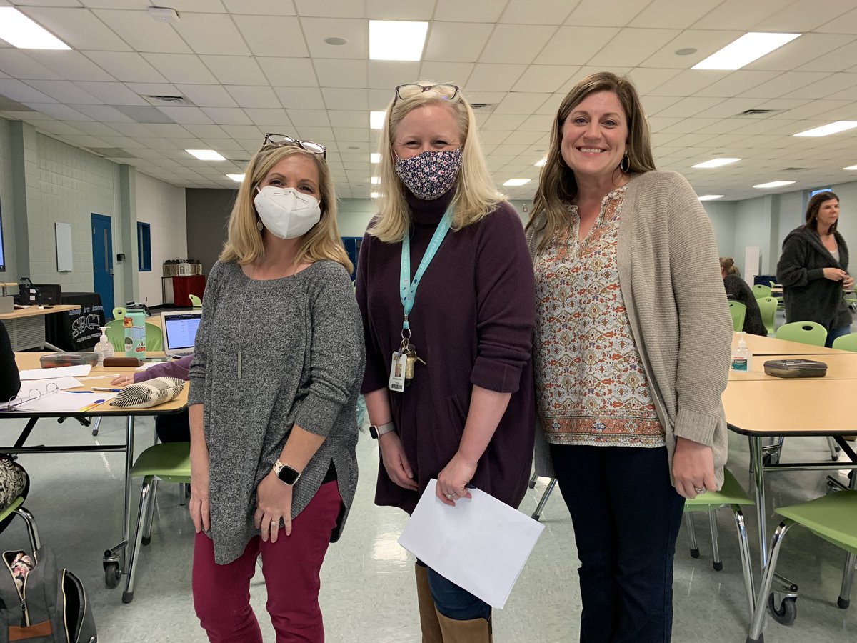 higginsb's tweet photo. I can't say enough about the #emints magic happening here in @BCBESchools . @willduncan21 @mcstewart1989 @BamaBritTeacher you are inspiring &amp; awesome #emintsat facilitators, coaches &amp; hosts. Loved connecting w/ @bctechteacher @MrsNettlesEdu @TiffGoldschmidt @Kelli_Wallace_ https://t.co/IRVH6yayKz