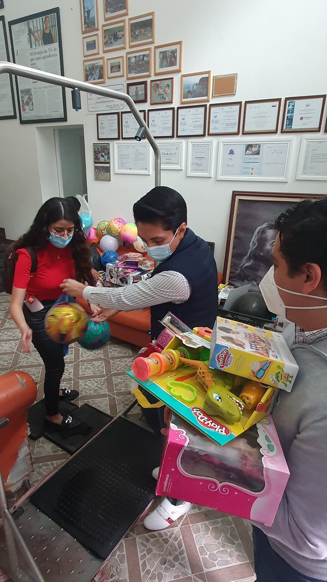 ajbenitojuarez's tweet photo. Gracias a su apoyo y de la mano de @AJ_Xochi pudimos entregar más de 100 juguetes a niñas y niños. Los Reyes Magos se lucieron!!!!

#ViviendoLaAcción 
#Sihaydeotra https://t.co/CNkcK5NDhU