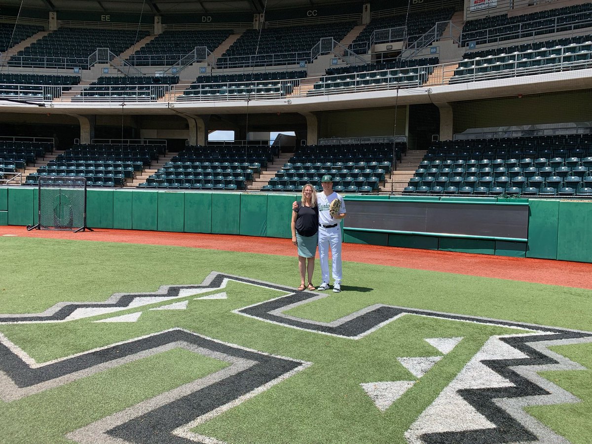 Adison_mattix's tweet photo. I am excited to announce my commitment to play baseball the University of Hawaii. Thank you to all of my coaches and family for all the help and support you've given me through this process! @HawaiiBaseball @HawaiianScout @dallascorrea @MathewTroupe @coachrhill10 #GoBows https://t.co/y3l4JQ3dR3
