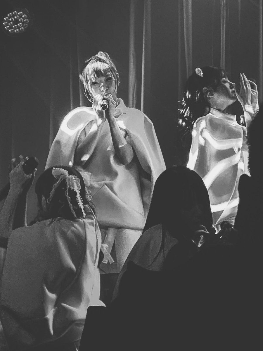 _mr_____a_'s tweet photo. 久しぶりに会心ノ一撃のライブを観れたよ。しかも大好きな曲(ずっとライブでは封印されていた曲)「Ting-A-Ling」を聴けて…もー、嬉しくて涙がでたよ。ありがとう!会心ノ一撃。
@KISNnoichigeki #会心ノ一撃 #久しぶり #TingALing #綾野剛 #オダギリジョー #チバユウスケ #成田昭次 #男闘呼組 好き https://t.co/4m0vFzq2Ae
