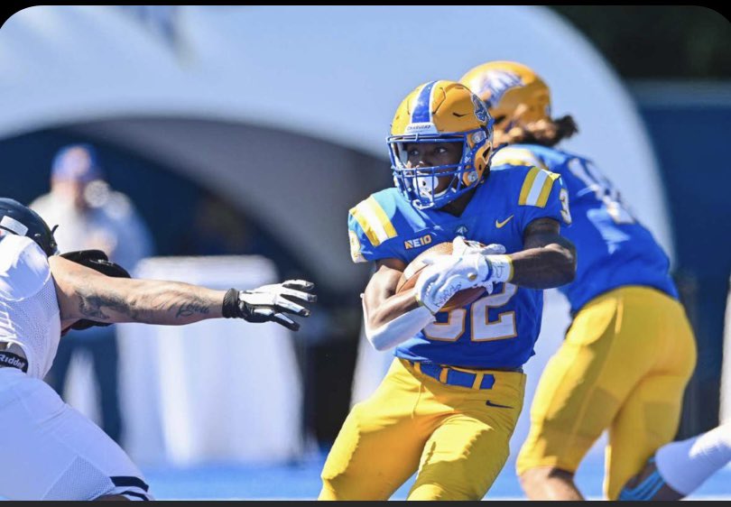 gwhitee21's tweet photo. After a great visit I am extremely blessed to receive an offer from the University of New Haven! @CoachKuseee @Abaskerville_7 @toddavasey https://t.co/9nfrdl9K2s