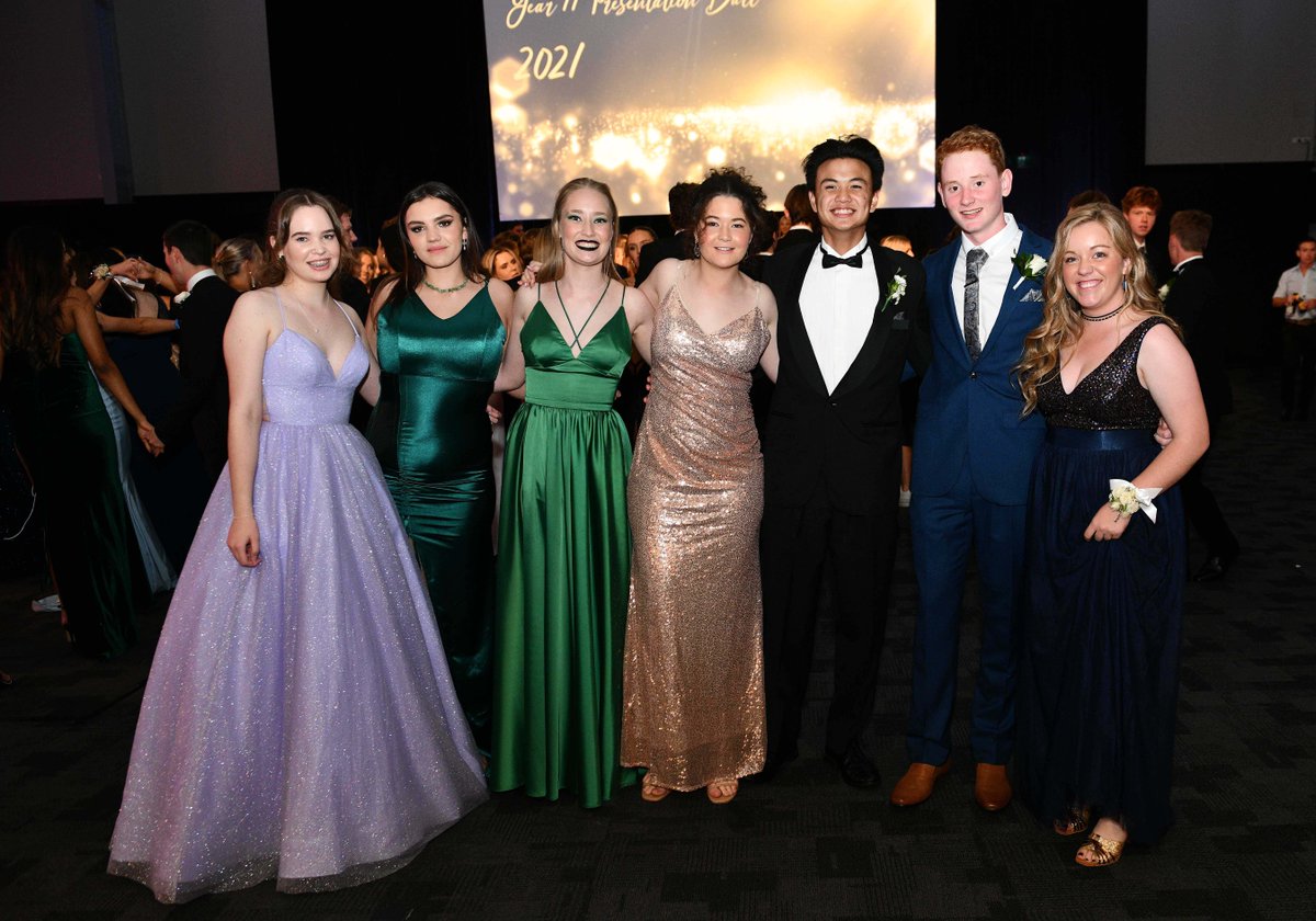 Our incoming Year 12s danced the night away at last year's Year 11 Presentation Ball, supported by our Fathers' Club! 🕺✨ We look forward to our new Seniors leading the School this year. 🤗 👏 #Classof2022 #Seniors2022 #FathersClub