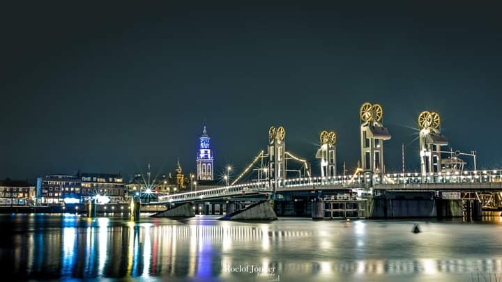 roelofjonker's tweet photo. Vanavond samen met Tom Dragstra naar #Kampen geweest om avondfoto's te maken!! Super mooie plaats om te fotograferen!!

Meer foto's volgen morgen!!

#avondfotografie #fotografie #zoomnl #zoom #canon #cameranu_nl #groothoek #Kampen https://t.co/93kAupSZNf