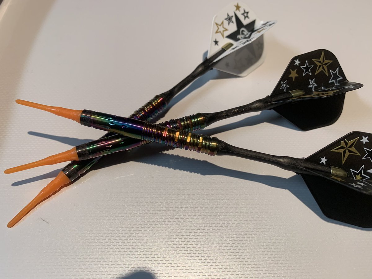 hirochiru31's tweet photo. 昨日届いた🥰新しい相方グレードアップです🤩ケースも新調して新しい2022年のスタートです👍表にこのステッカー貼る予定が薄くて裏にぺたりです🥰さりげなく主張します😊

#ダイナスティー
#トリプレイト #effort #エフォール https://t.co/Iuypj8VPld