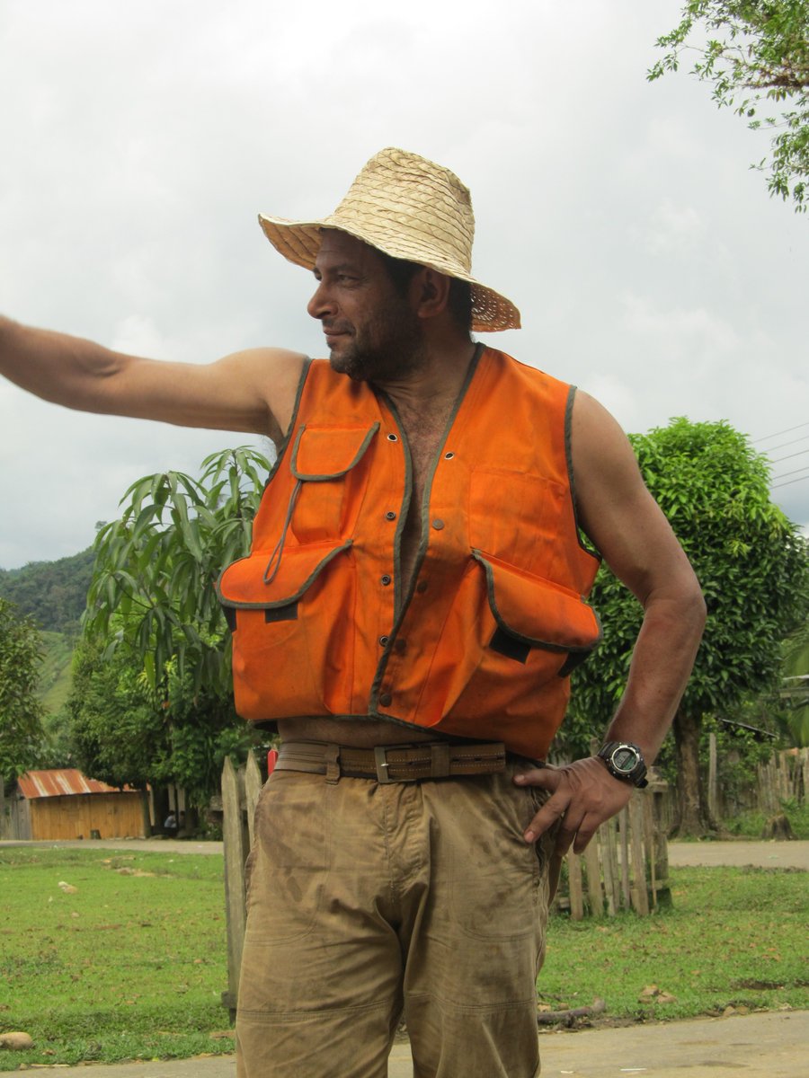 Un tributo a Dairon Cárdenas, estimado colaborador botánico del herbario COAH, Colombia. Foto tomada durante trabajo de campo en Caquetá, 2011