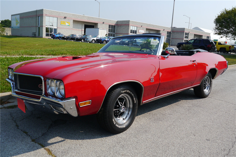 Mercomatic's tweet photo. 1970 #Buick #GS455 #Convertible; 455 cid, 4 bbl, 350 hp; 3-speed Hydramatic; Bright lower body and wheel well lip moldings and special chrome wheels were standard. GS 455 emblems were liberally sprinkled around the exterior so there was no mistaking what you were driving. https://t.co/lJfwzWcVez