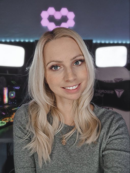 Late Night Post 💖 ___________________________________________________  #selflove #latenightpost #thursday<a href="/tag/selflove"class="tags">#selflove</a><a href="/tag/beautiful"class="tags"><span>#beautiful</span></a><a href="/tag/girl"class="tags"><span>#girl</span></a><a href="/tag/thursday"class="tags"><span>#thursday</span></a><a href="/tag/daily"class="tags"><span>#daily</span></a><a href="/tag/community"class="tags"><span>#community</span></a><a href="/tag/liveyourlife"class="tags"><span>#liveyourlife</span></a>